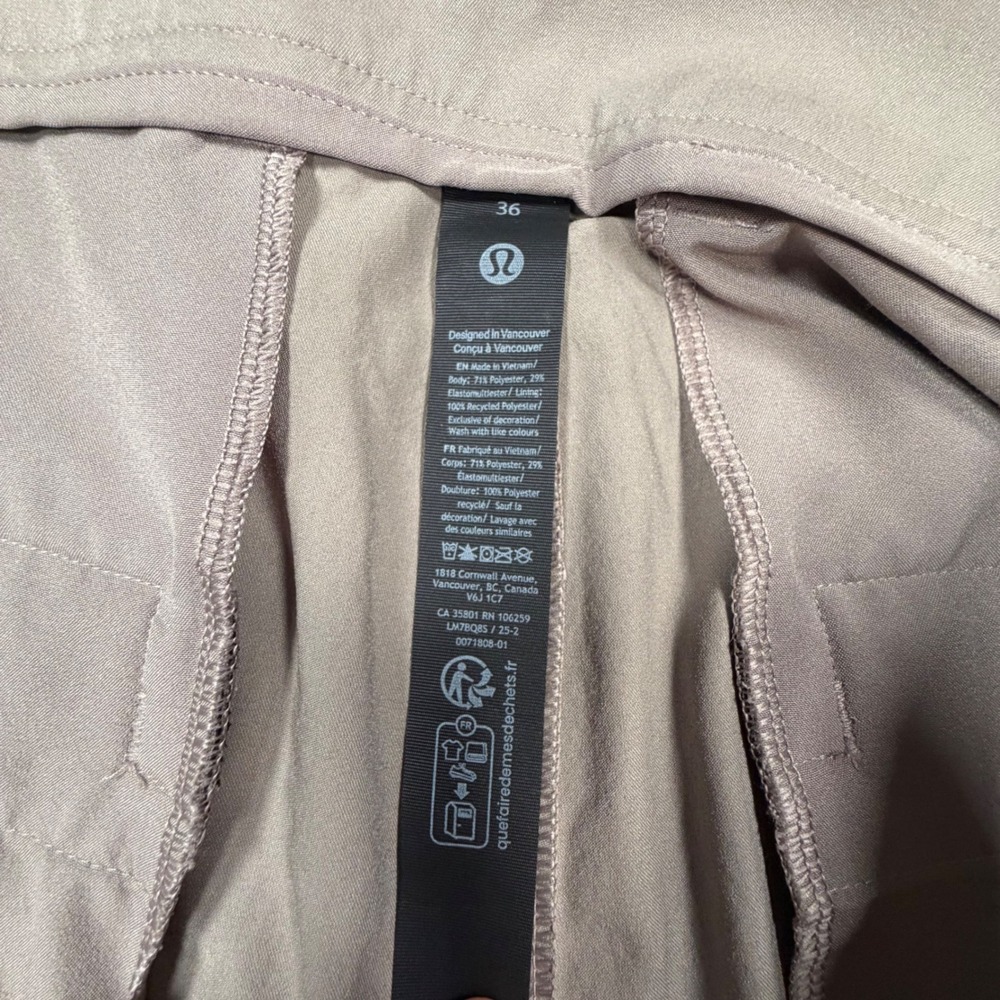 Lululemon New Venture Pleated Short Mens 36 Gray LM7BQ8S Water Repellent 8in 369 - Picture 5 of 9